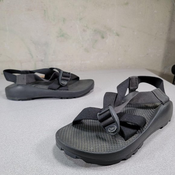 Chaco Vibrams Soles Mens 8 Black Straps Sandals